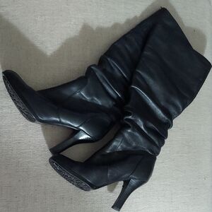 Sofft Black Leather Runched Boots 6.5